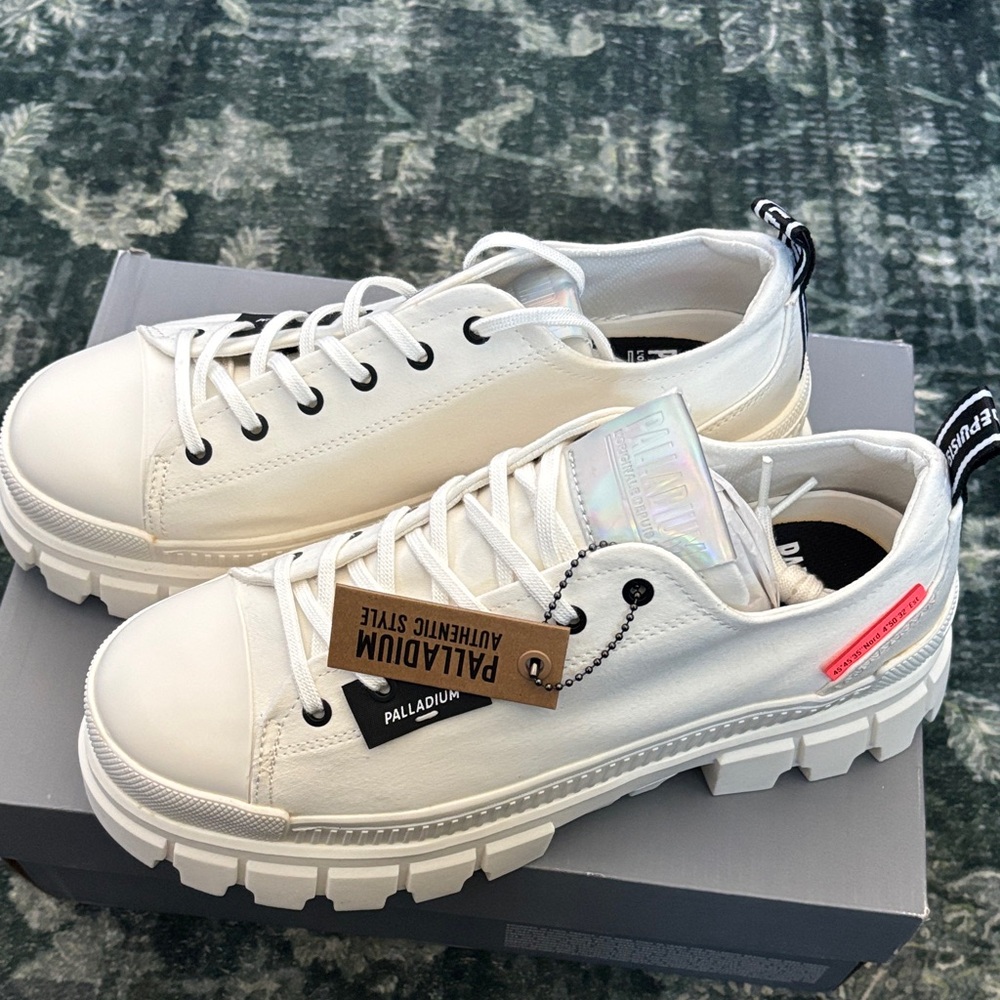 Palladium Men's Off-White Sneakers